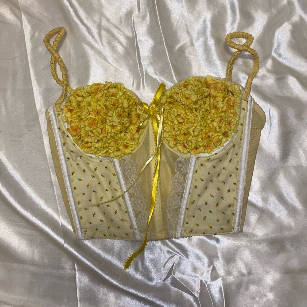 Yellow flower corset